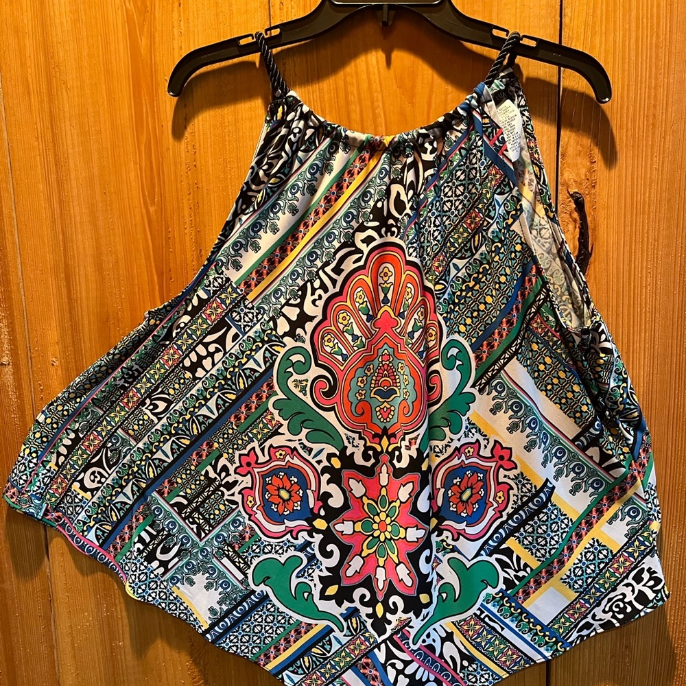 Semi haltered top